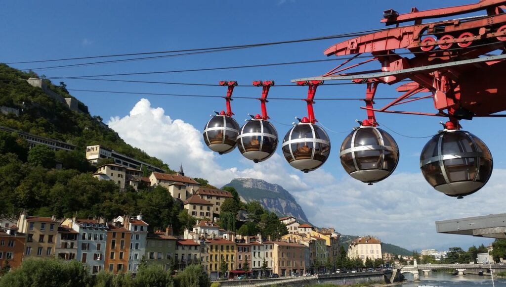 Le Téléphérique de Grenoble ou Les "bulles" de Grenoble pour aller en haut de la Bastille